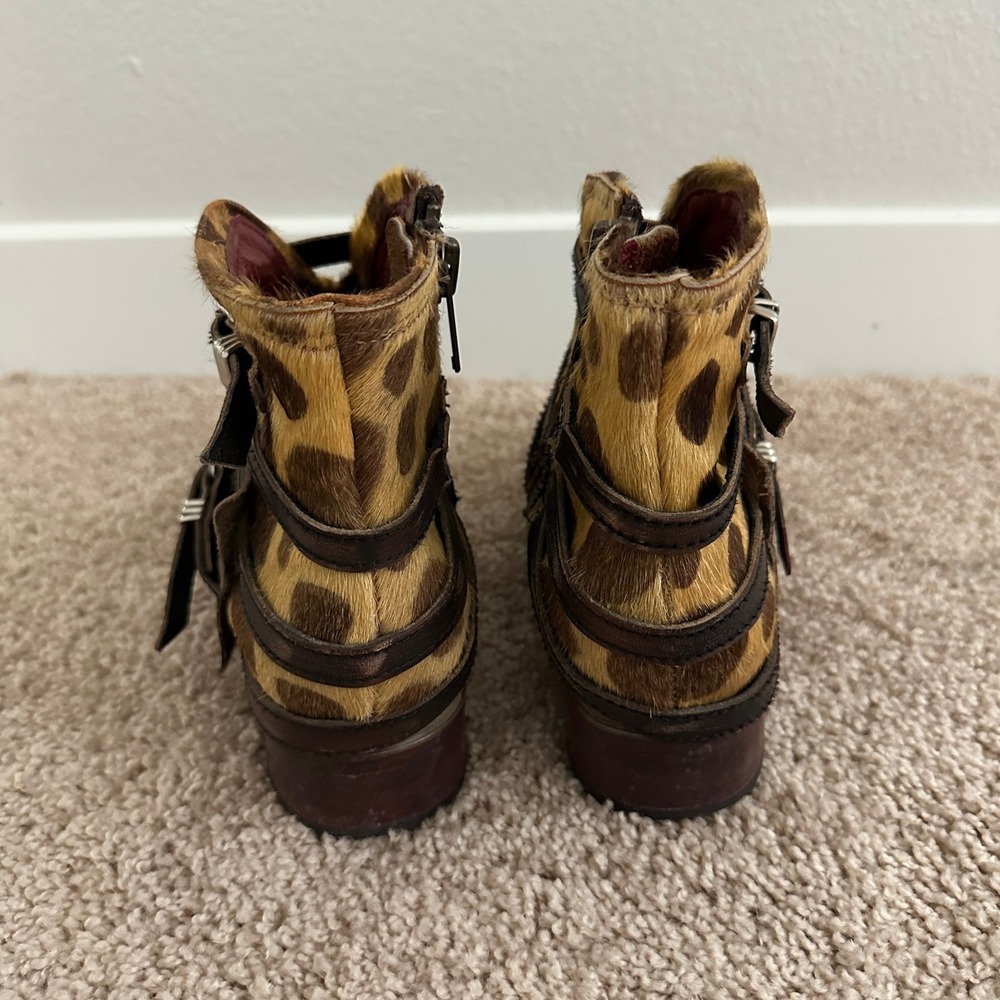 Freebird Belfast Ankle Boots Women 10 Brown Cheetah Calf Hair Distressed Leather - Picture 6 of 12